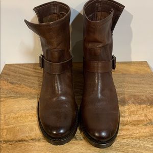 Frye Natalie Short Engineer!!